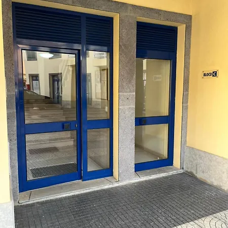 Casa Do Arco Beachside Apartment With Parking And Balcony דירה